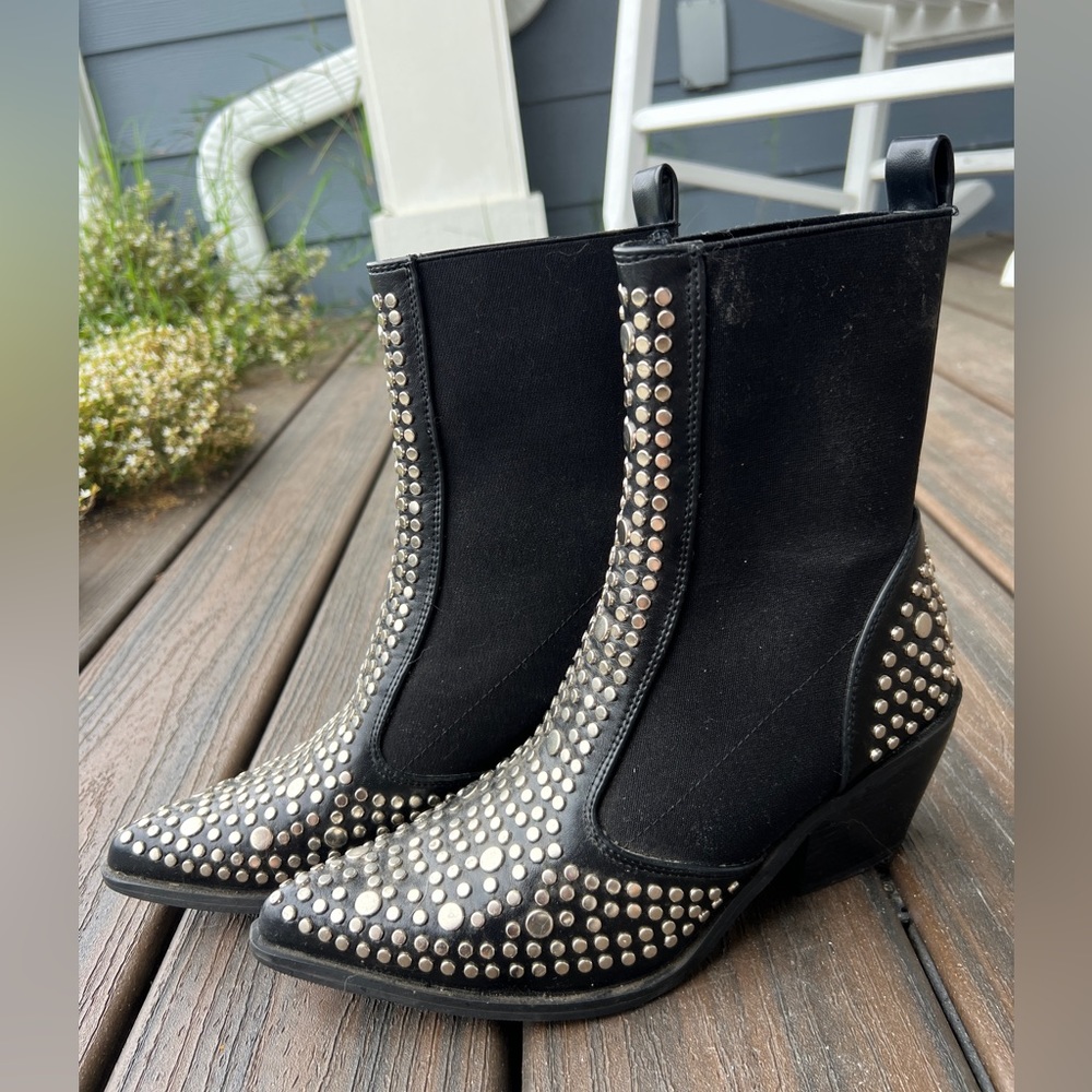 Boots - Picture 2 of 2